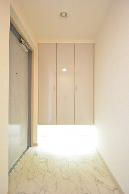 アールヴェール新宿弁天町　玄関ホール702