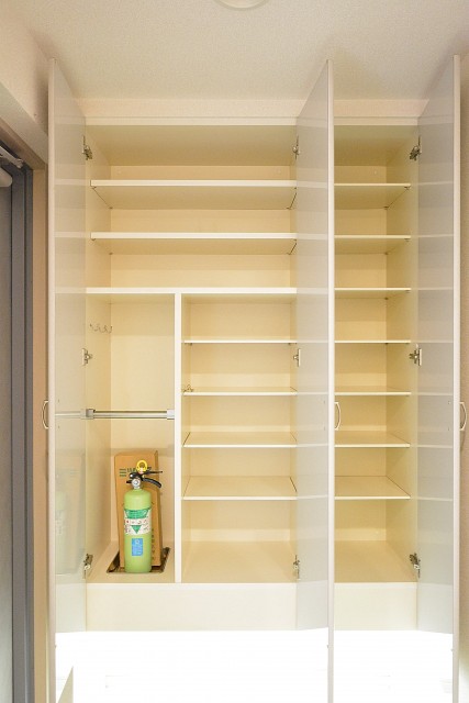 アールヴェール新宿弁天町　シューズＢＯＸ702