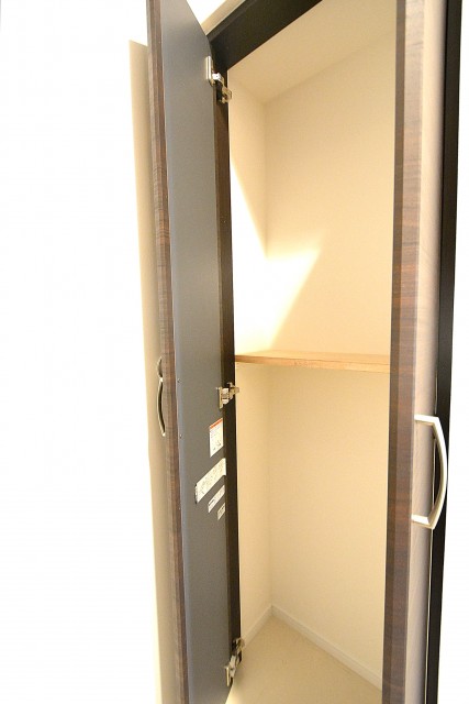 神宮前コーポラス　玄関収納スペース