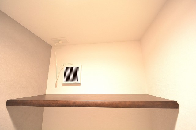 神宮前コーポラス　トイレの棚