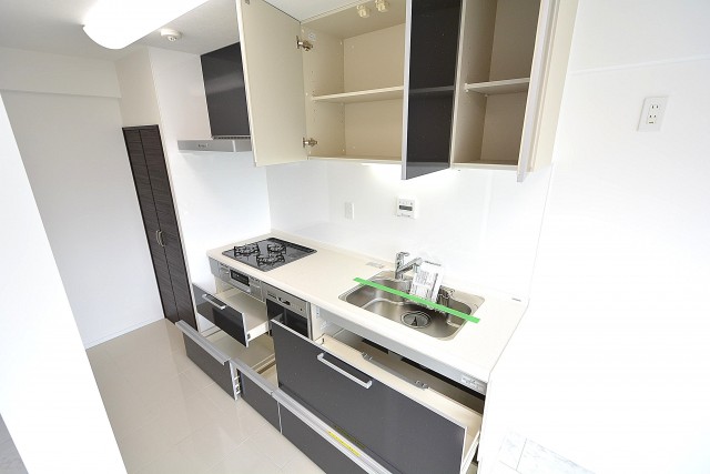 神宮前コーポラス　キッチン収納