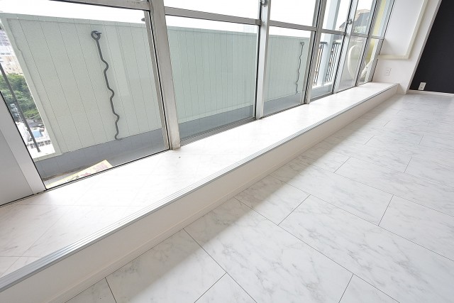神宮前コーポラス　リビングバルコニー段差