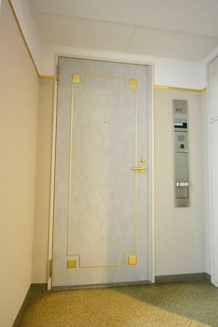 アールヴェール新宿弁天町　玄関前402