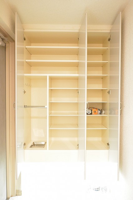 アールヴェール新宿弁天町　シューズＢＯＸ402