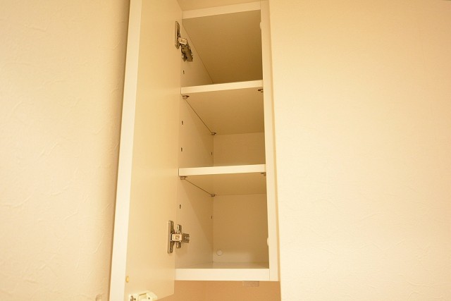 アールヴェール新宿弁天町　トイレ収納402