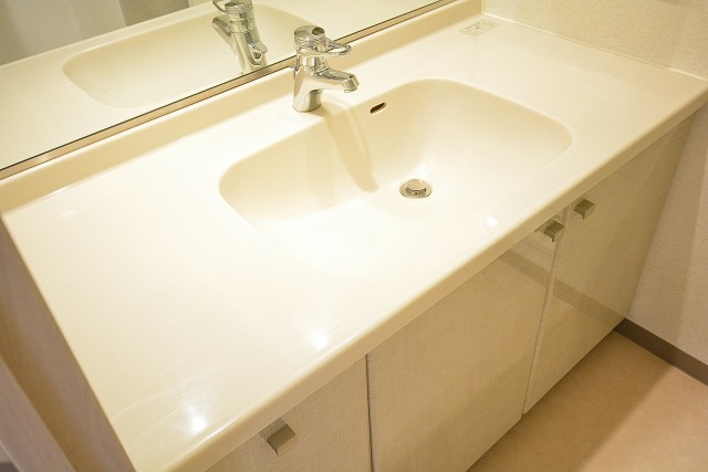 アールヴェール新宿弁天町　洗面化粧台402