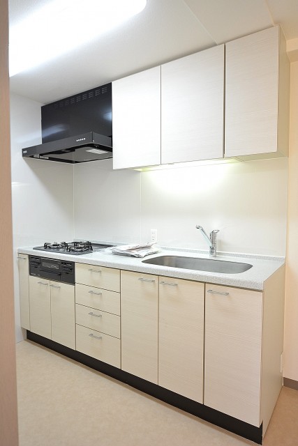 アールヴェール新宿弁天町　システムキッチン402