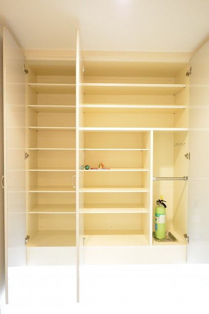 アールヴェール新宿弁天町　シューズＢＯＸ301