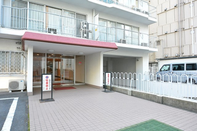 南平台セントラルハイツ　エントランスアプローチ