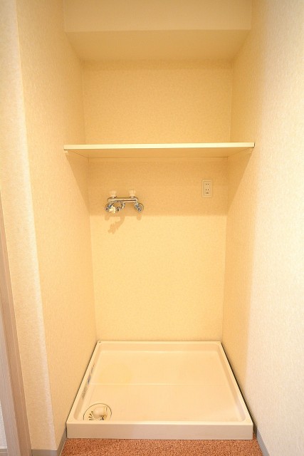 アールヴェール新宿弁天町　洗濯機置場301