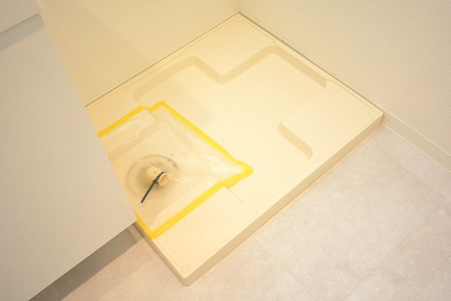 ライオンズヴィアーレ幡ヶ谷　洗濯機置場