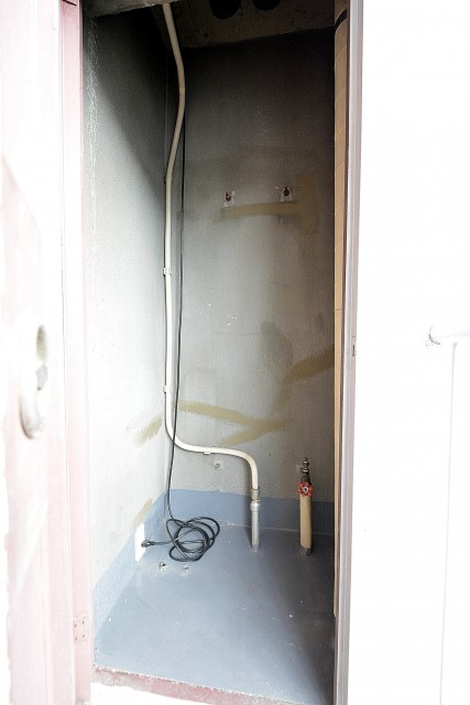 南平台セントラルハイツ　バルコニーの物入