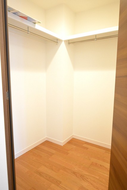 ライオンズヴィアーレ幡ヶ谷　ウォークインクローゼット