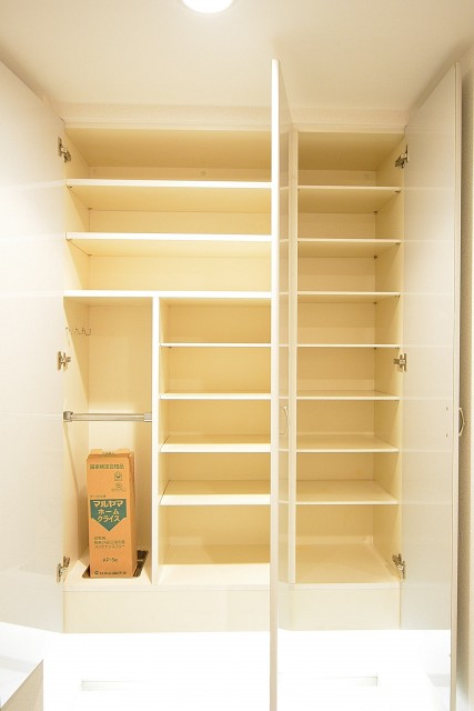 アールヴェール新宿弁天町　シューズＢＯＸ102