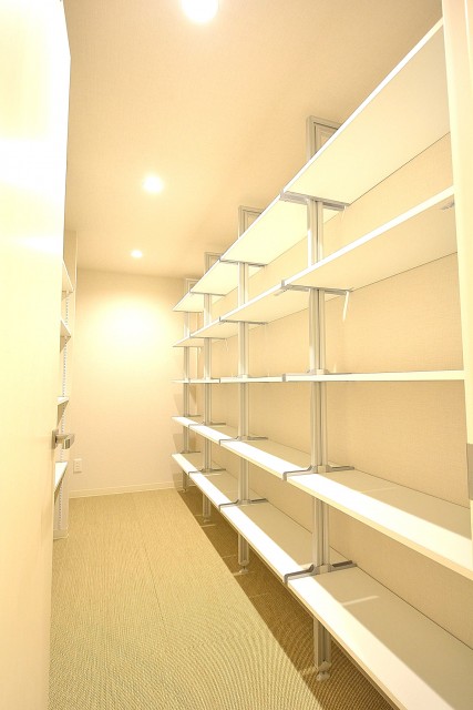 ファミール六本木　ストックルーム