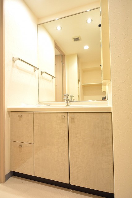 アールヴェール新宿弁天町　洗面化粧台102