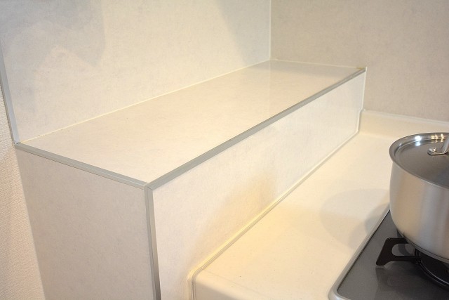 ライオンズヴィアーレ幡ヶ谷　キッチン横カウンター