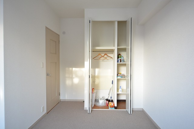 アールヴェール新宿弁天町　約7.1帖の洋室102