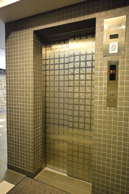 アールヴェール新宿弁天町　エレベーター