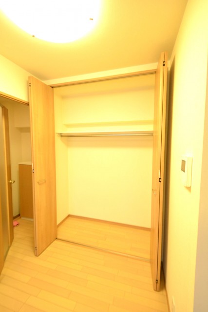 ハラダ面影橋マンション　リビングダイニングキッチン収納