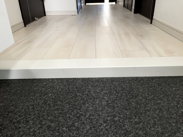 目白ガーデニア　玄関