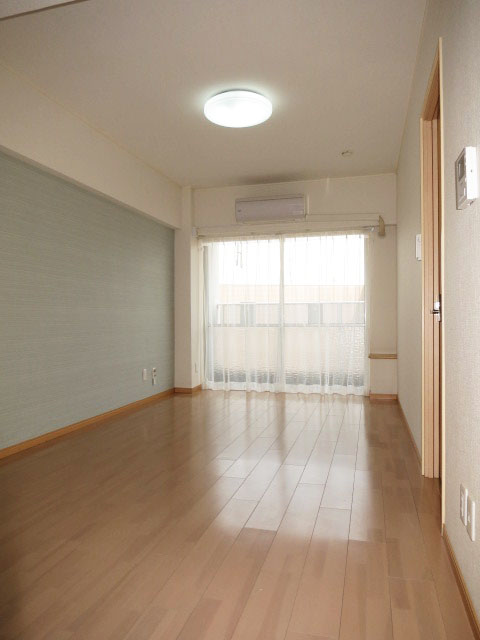 目白武蔵野マンション　約10帖のリビングダイニングキッチン