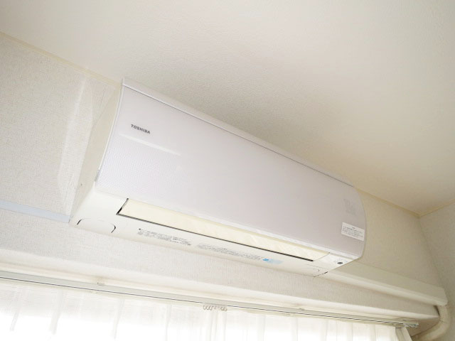 目白武蔵野マンション　リビングダイニングにはエアコン新規取り付け