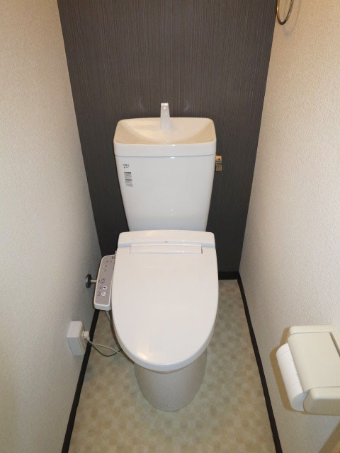 目白武蔵野マンション　ウォシュレット付のトイレ