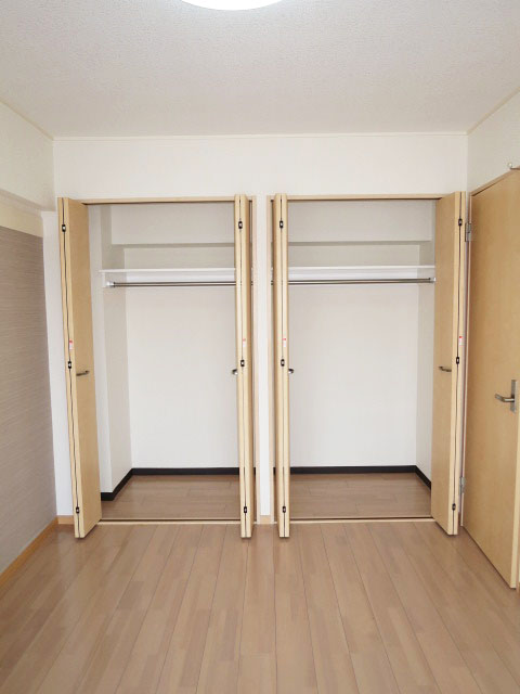 目白武蔵野マンション　約6帖の洋室　クローゼット