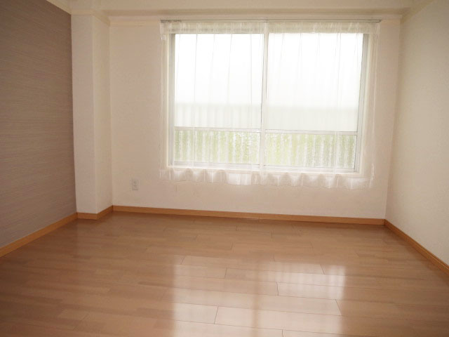 目白武蔵野マンション　約4.5帖の洋室