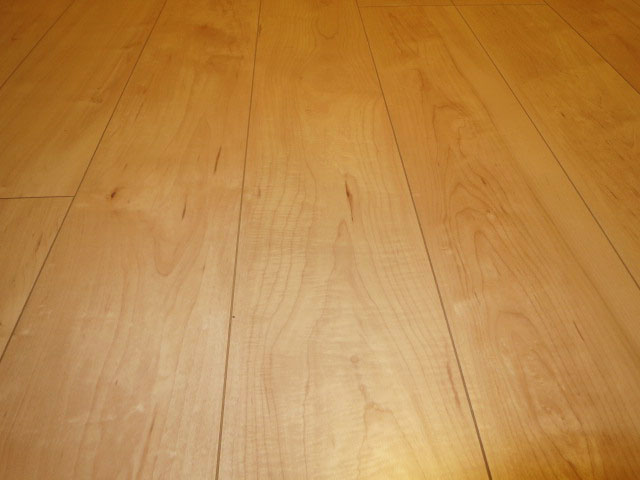 フローリングは特殊加工化粧床材