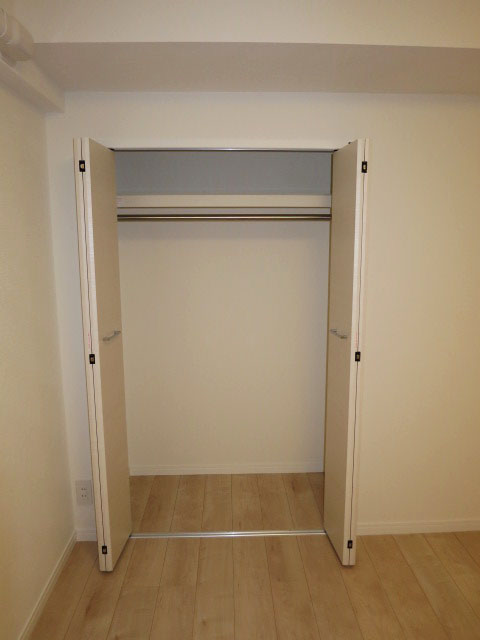 約5.8帖の洋室　クローゼット