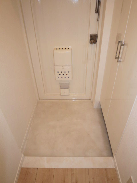 新宿パークサイド永谷　収納たっぷりの玄関