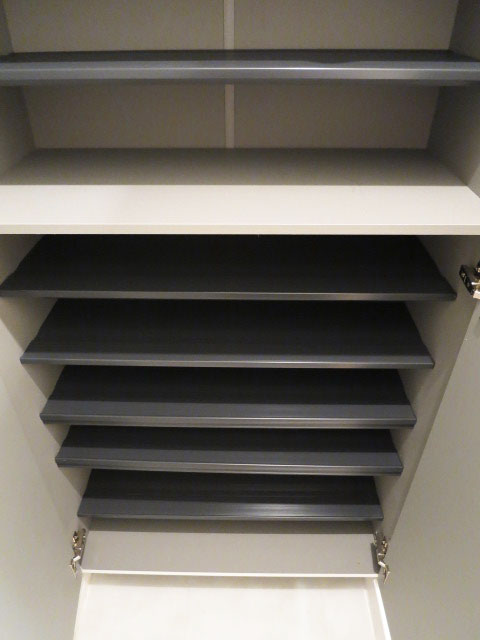 新宿パークサイド永谷　収納たっぷりの玄関