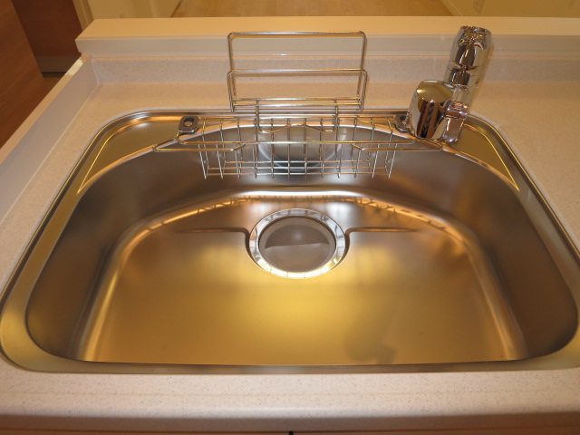 新宿パークサイド永谷　機能的なシステムキッチン