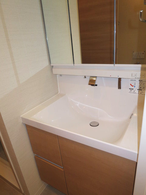 新宿パークサイド永谷　使い勝手良さそうな洗面化粧台