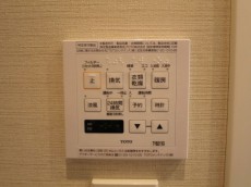 新宿パークサイド永谷　バスルームには浴室換気乾燥機