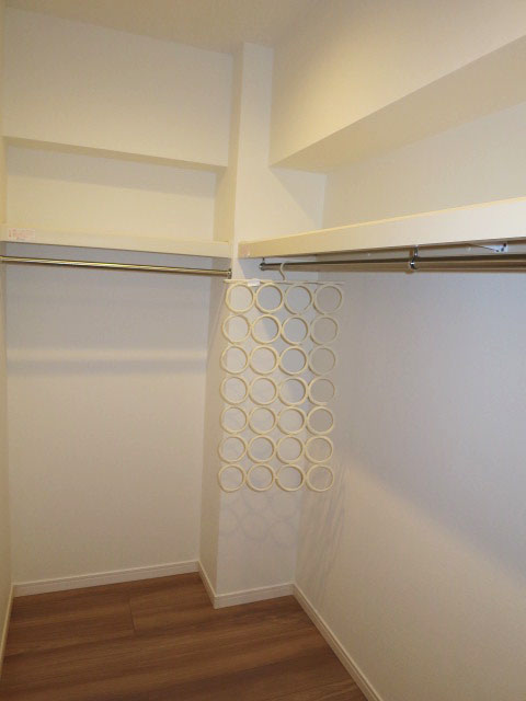 西新宿ハウス　約6.0帖の洋室　ウォークインクローゼット306