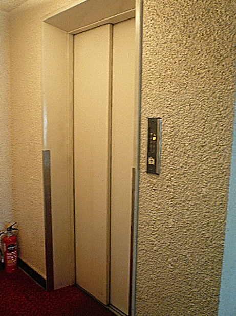 秀和目黒レジデンス　エレベーター