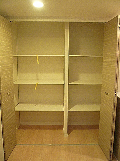 秀和目黒レジデンス　収納
