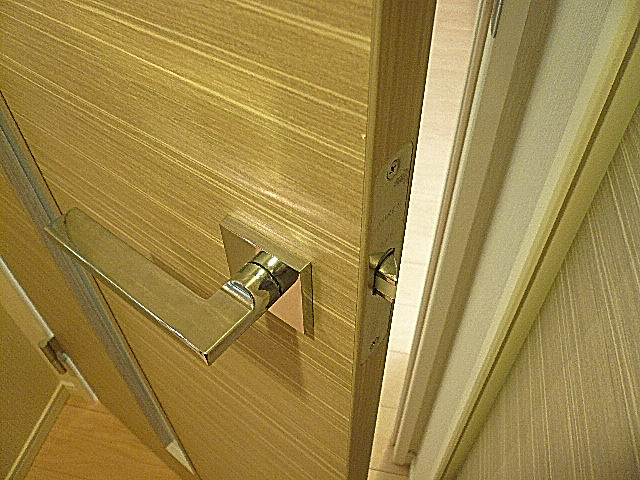 秀和目黒レジデンス　LDKへの扉