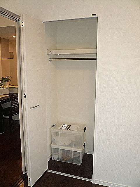 コンド田園調布　洋室4.7帖のクローゼット