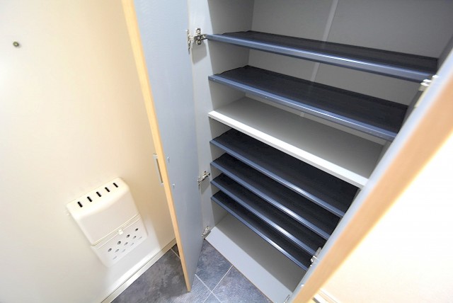 サニークレスト三田 玄関