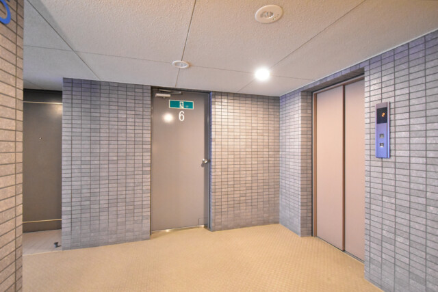 三軒茶屋シティハウス 玄関