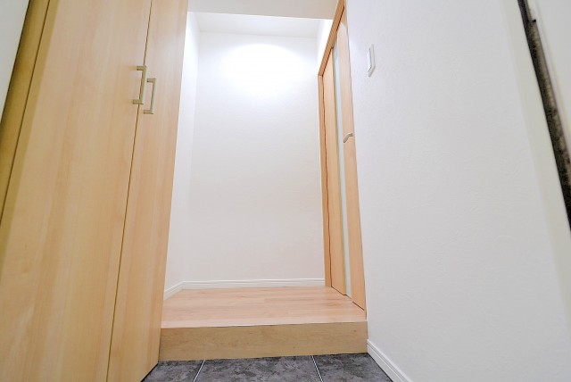 サニークレスト三田 玄関