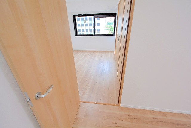 サニークレスト三田 洋室１