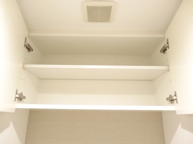 クリオレジダンス大森イースト　トイレ吊戸棚