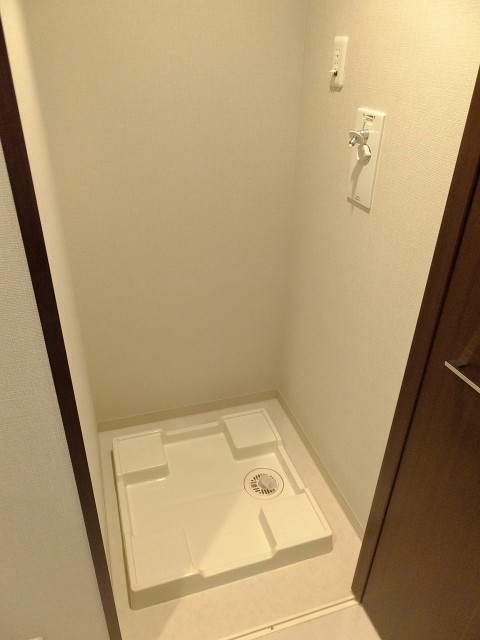 コンシェリア西新宿　洗濯機置場2209