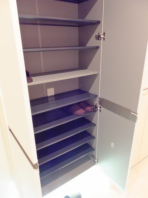 サンハイツ八幡山　シューズボックス