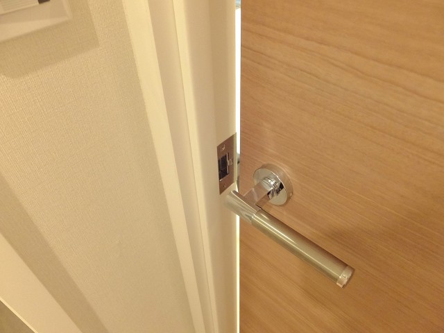 サンハイツ八幡山　リビングドア